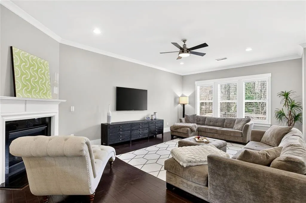 124 Austin Drive, Atlanta, Georgia 30328, 5 Bedrooms Bedrooms, ,4 BathroomsBathrooms,Residential,For Sale,124 Austin Drive,7756633