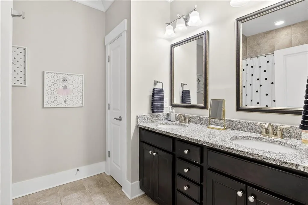124 Austin Drive, Atlanta, Georgia 30328, 5 Bedrooms Bedrooms, ,4 BathroomsBathrooms,Residential,For Sale,124 Austin Drive,7756633