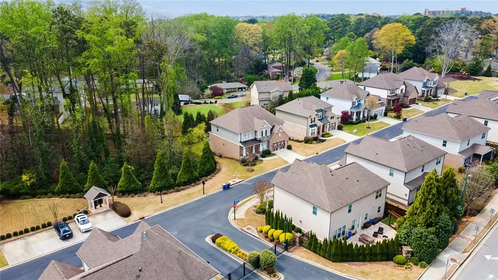 124 Austin Drive, Atlanta, Georgia 30328, 5 Bedrooms Bedrooms, ,4 BathroomsBathrooms,Residential,For Sale,124 Austin Drive,7756633