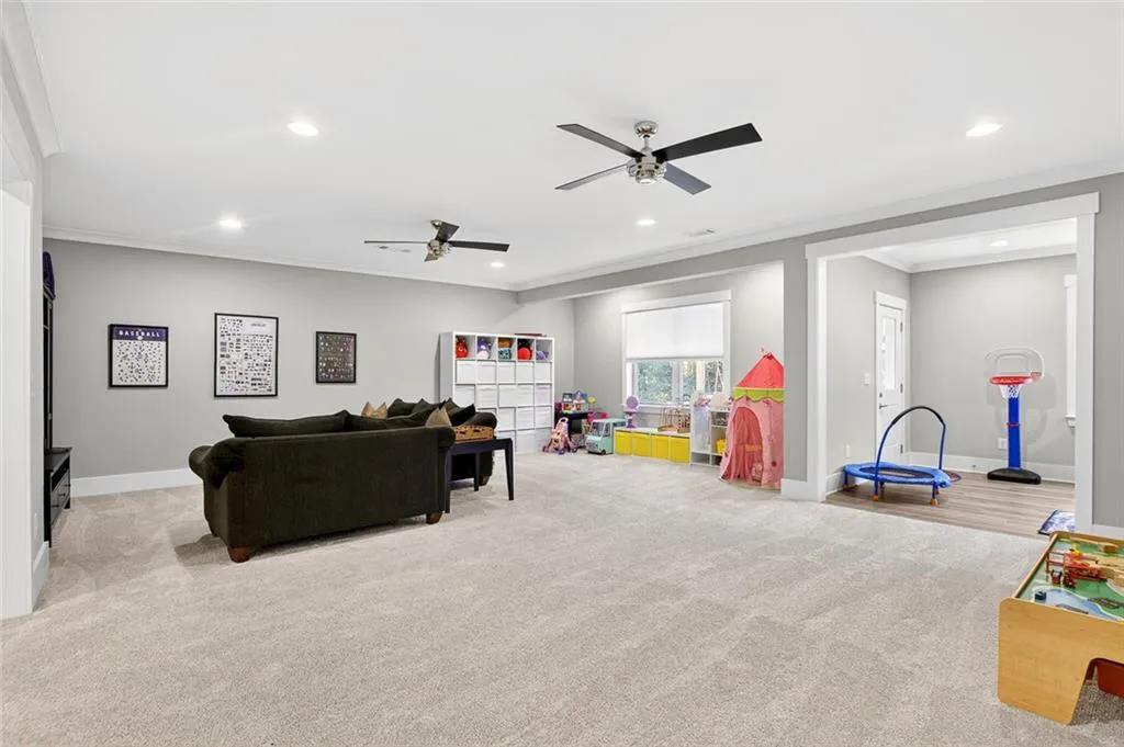 124 Austin Drive, Atlanta, Georgia 30328, 5 Bedrooms Bedrooms, ,4 BathroomsBathrooms,Residential,For Sale,124 Austin Drive,7756633