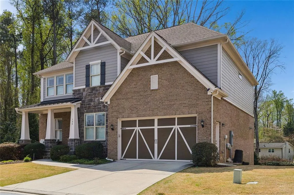 124 Austin Drive, Atlanta, Georgia 30328, 5 Bedrooms Bedrooms, ,4 BathroomsBathrooms,Residential,For Sale,124 Austin Drive,7756633