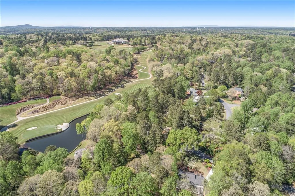 9885 Huntcliff Trace, Sandy Springs, Georgia 30350, 5 Bedrooms Bedrooms, ,3 BathroomsBathrooms,Residential,Sold,9885 Huntcliff Trace,7033451