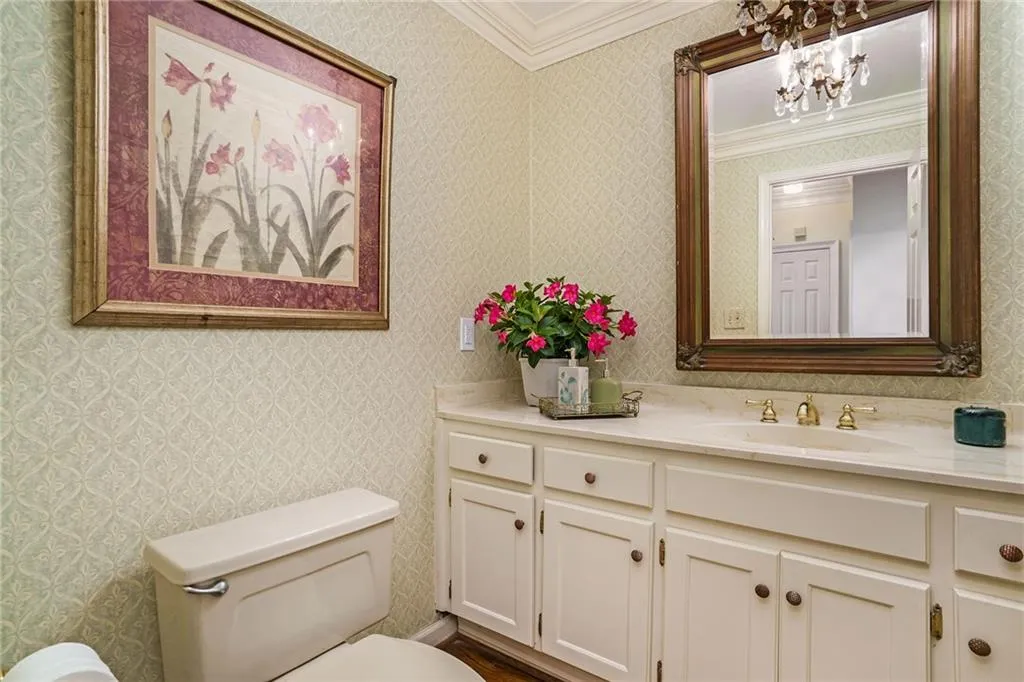 9885 Huntcliff Trace, Sandy Springs, Georgia 30350, 5 Bedrooms Bedrooms, ,3 BathroomsBathrooms,Residential,Sold,9885 Huntcliff Trace,7033451