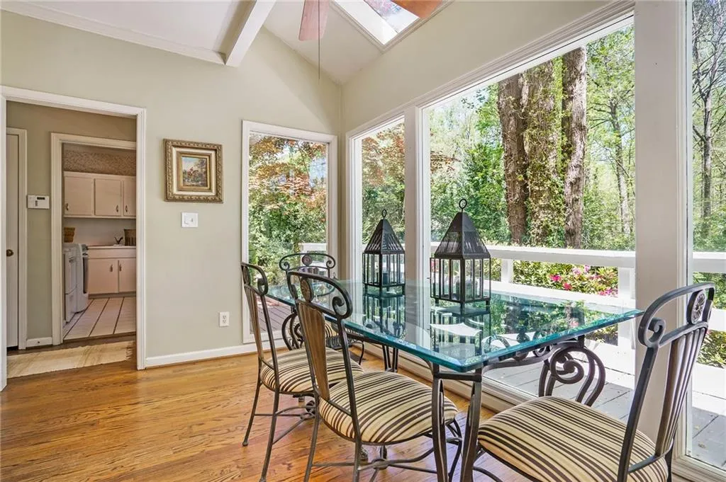 9885 Huntcliff Trace, Sandy Springs, Georgia 30350, 5 Bedrooms Bedrooms, ,3 BathroomsBathrooms,Residential,Sold,9885 Huntcliff Trace,7033451