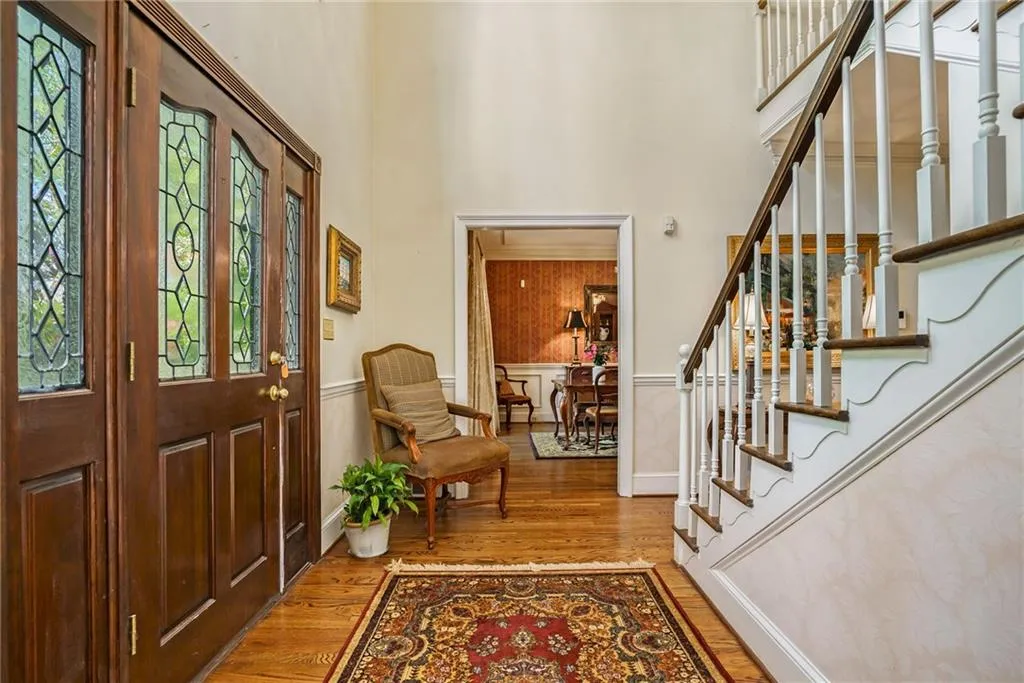 9885 Huntcliff Trace, Sandy Springs, Georgia 30350, 5 Bedrooms Bedrooms, ,3 BathroomsBathrooms,Residential,Sold,9885 Huntcliff Trace,7033451