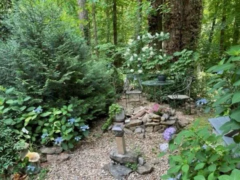 9885 Huntcliff Trace, Sandy Springs, Georgia 30350, 5 Bedrooms Bedrooms, ,3 BathroomsBathrooms,Residential,Sold,9885 Huntcliff Trace,7033451