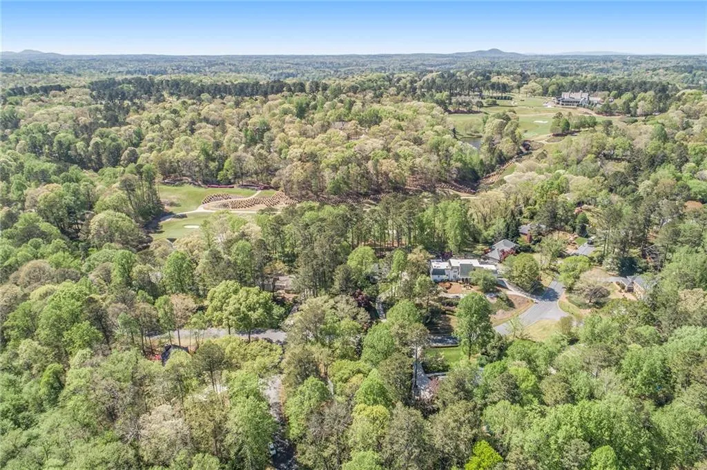 9885 Huntcliff Trace, Sandy Springs, Georgia 30350, 5 Bedrooms Bedrooms, ,3 BathroomsBathrooms,Residential,Sold,9885 Huntcliff Trace,7033451