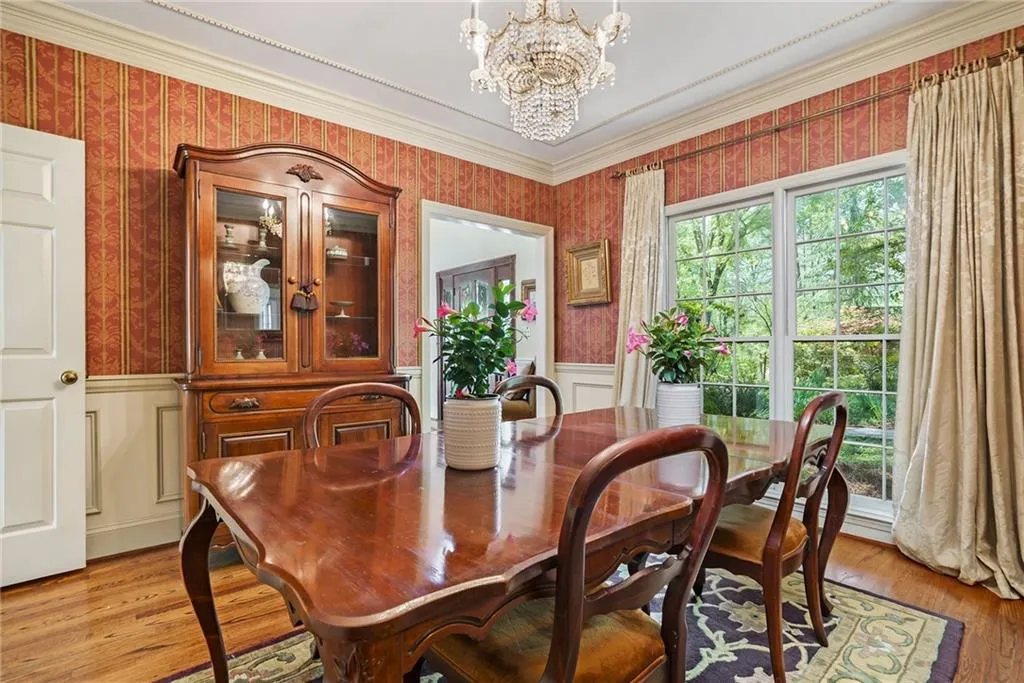 9885 Huntcliff Trace, Sandy Springs, Georgia 30350, 5 Bedrooms Bedrooms, ,3 BathroomsBathrooms,Residential,Sold,9885 Huntcliff Trace,7033451