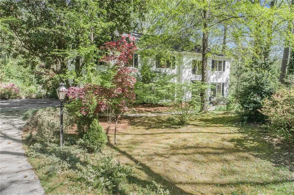 9885 Huntcliff Trace, Sandy Springs, Georgia 30350, 5 Bedrooms Bedrooms, ,3 BathroomsBathrooms,Residential,Sold,9885 Huntcliff Trace,7033451