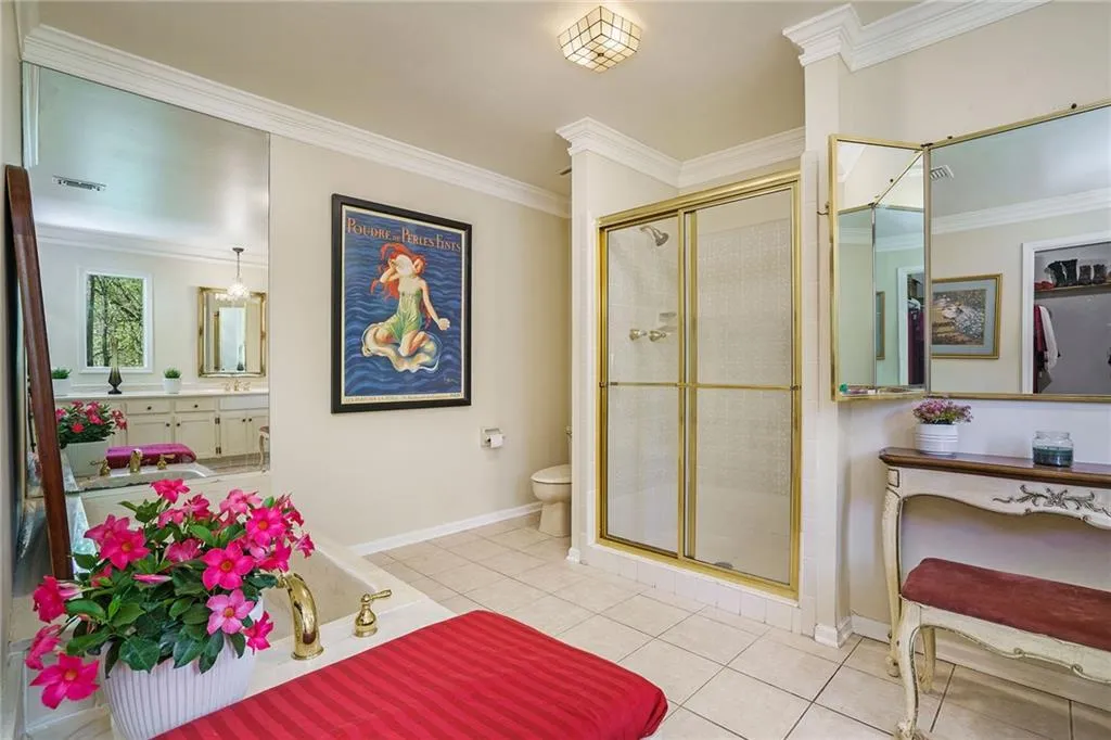 9885 Huntcliff Trace, Sandy Springs, Georgia 30350, 5 Bedrooms Bedrooms, ,3 BathroomsBathrooms,Residential,Sold,9885 Huntcliff Trace,7033451