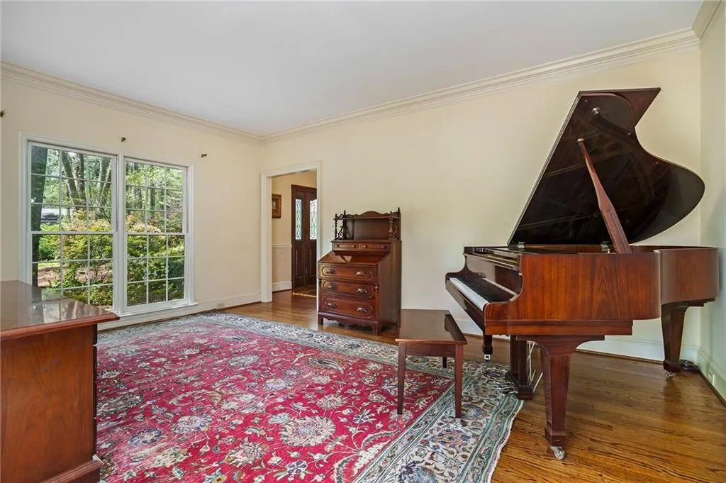 9885 Huntcliff Trace, Sandy Springs, Georgia 30350, 5 Bedrooms Bedrooms, ,3 BathroomsBathrooms,Residential,Sold,9885 Huntcliff Trace,7033451