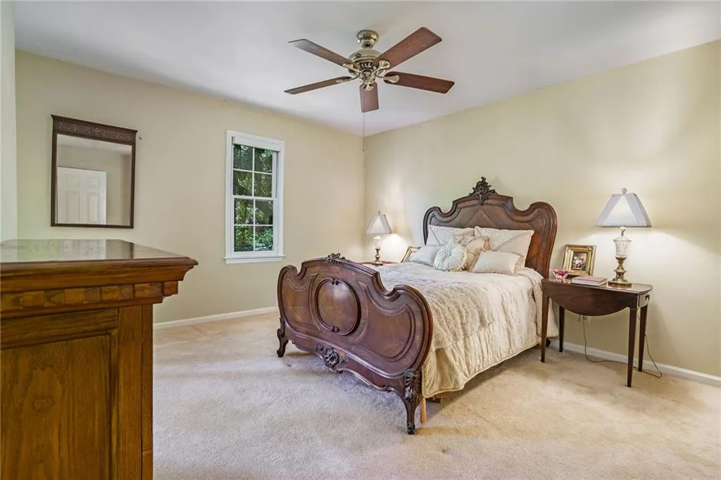 9885 Huntcliff Trace, Sandy Springs, Georgia 30350, 5 Bedrooms Bedrooms, ,3 BathroomsBathrooms,Residential,Sold,9885 Huntcliff Trace,7033451