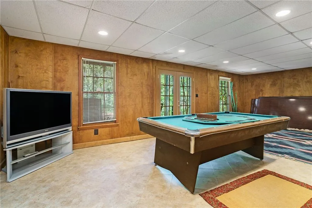 9885 Huntcliff Trace, Sandy Springs, Georgia 30350, 5 Bedrooms Bedrooms, ,3 BathroomsBathrooms,Residential,Sold,9885 Huntcliff Trace,7033451