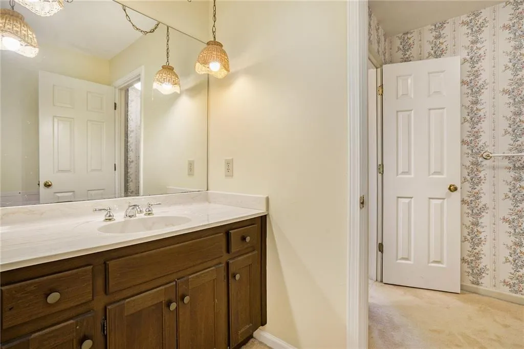 9885 Huntcliff Trace, Sandy Springs, Georgia 30350, 5 Bedrooms Bedrooms, ,3 BathroomsBathrooms,Residential,Sold,9885 Huntcliff Trace,7033451