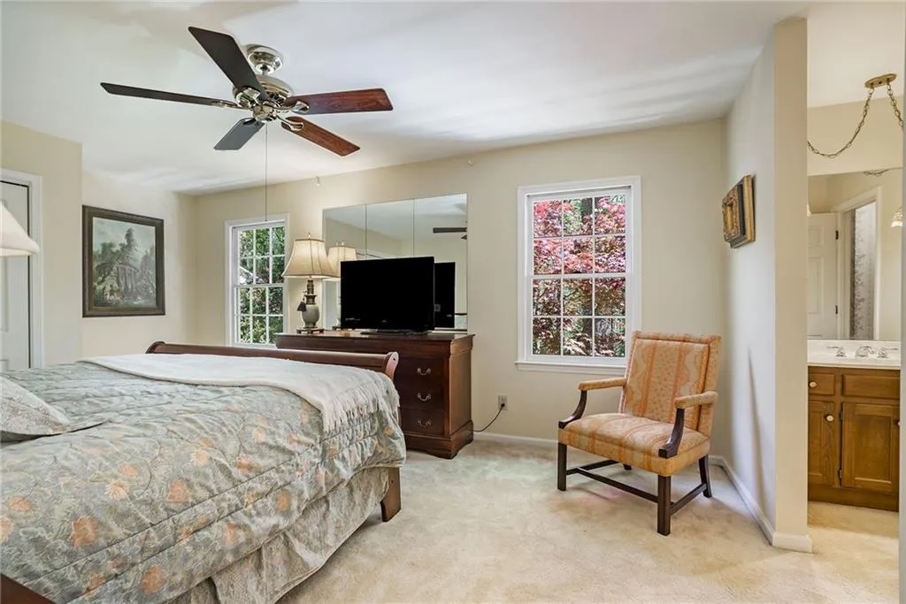 9885 Huntcliff Trace, Sandy Springs, Georgia 30350, 5 Bedrooms Bedrooms, ,3 BathroomsBathrooms,Residential,Sold,9885 Huntcliff Trace,7033451