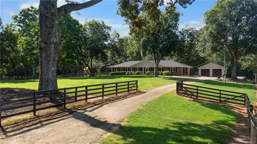 144 Hay Renfroe Drive, Dallas, Georgia 30157