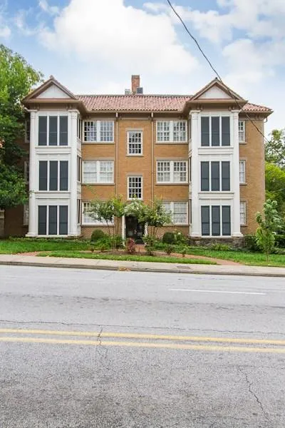 8 Collier Road Nw Unit C5, Atlanta, Georgia 30309, 2 Bedrooms Bedrooms, ,1 BathroomBathrooms,Residential,Sold,8 Collier Road Nw Unit C5,5600434