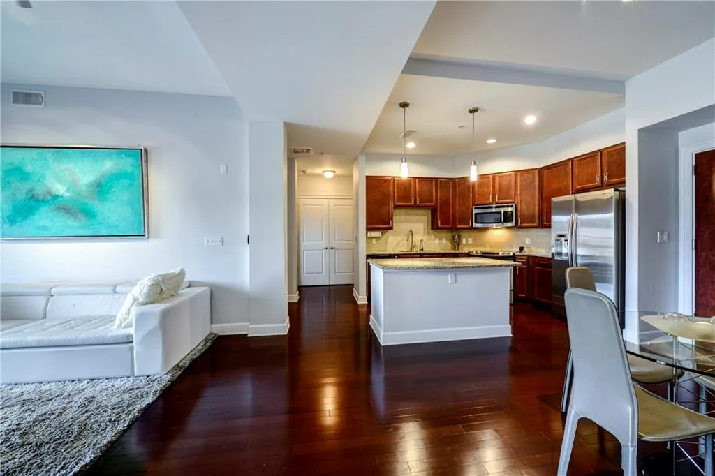 200 River Vista Drive Unit 710, Atlanta, Georgia 30339, 2 Bedrooms Bedrooms, ,2 BathroomsBathrooms,Residential,Sold,200 River Vista Drive Unit 710,5622012