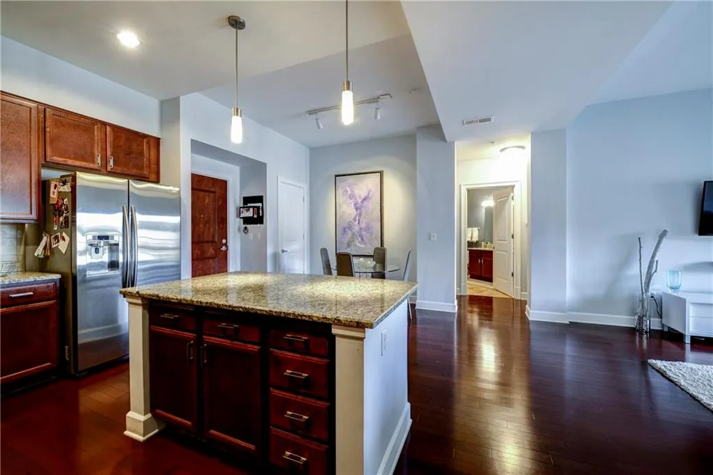 200 River Vista Drive Unit 710, Atlanta, Georgia 30339, 2 Bedrooms Bedrooms, ,2 BathroomsBathrooms,Residential,Sold,200 River Vista Drive Unit 710,5622012