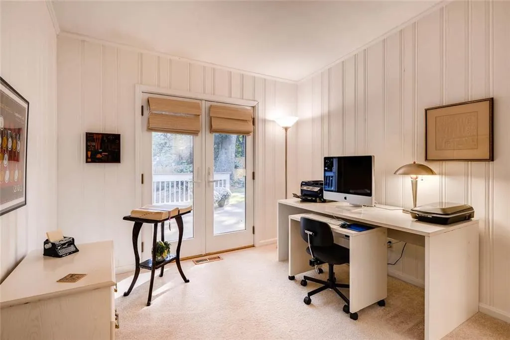 429 Carolwood Lane, Atlanta, Georgia 30342, 3 Bedrooms Bedrooms, ,2 BathroomsBathrooms,Residential,Sold,429 Carolwood Lane,5914111