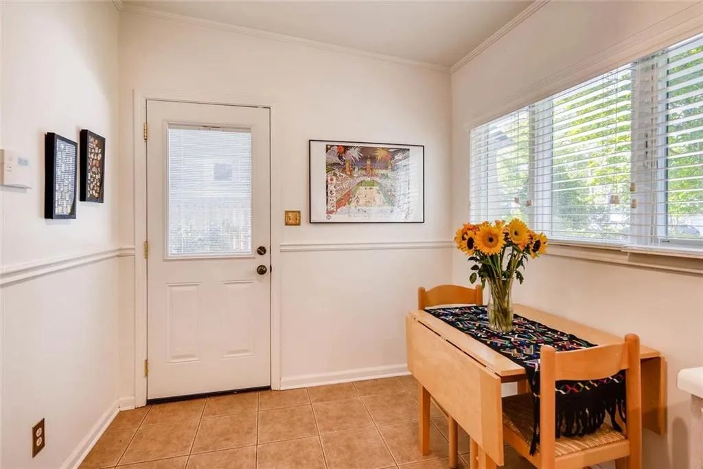 429 Carolwood Lane, Atlanta, Georgia 30342, 3 Bedrooms Bedrooms, ,2 BathroomsBathrooms,Residential,Sold,429 Carolwood Lane,5914111