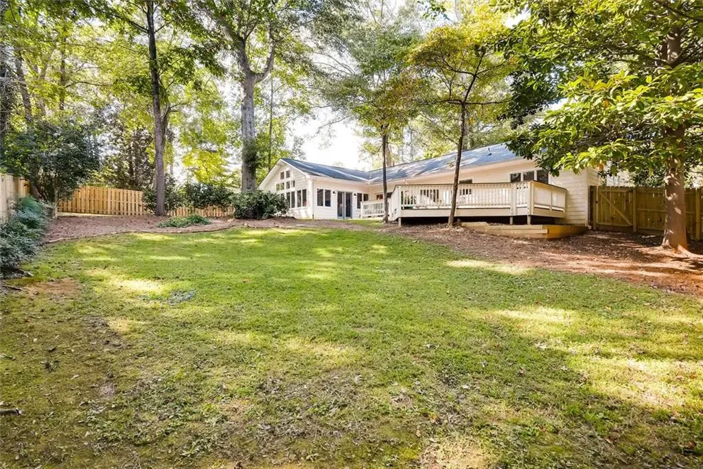 429 Carolwood Lane, Atlanta, Georgia 30342, 3 Bedrooms Bedrooms, ,2 BathroomsBathrooms,Residential,Sold,429 Carolwood Lane,5914111