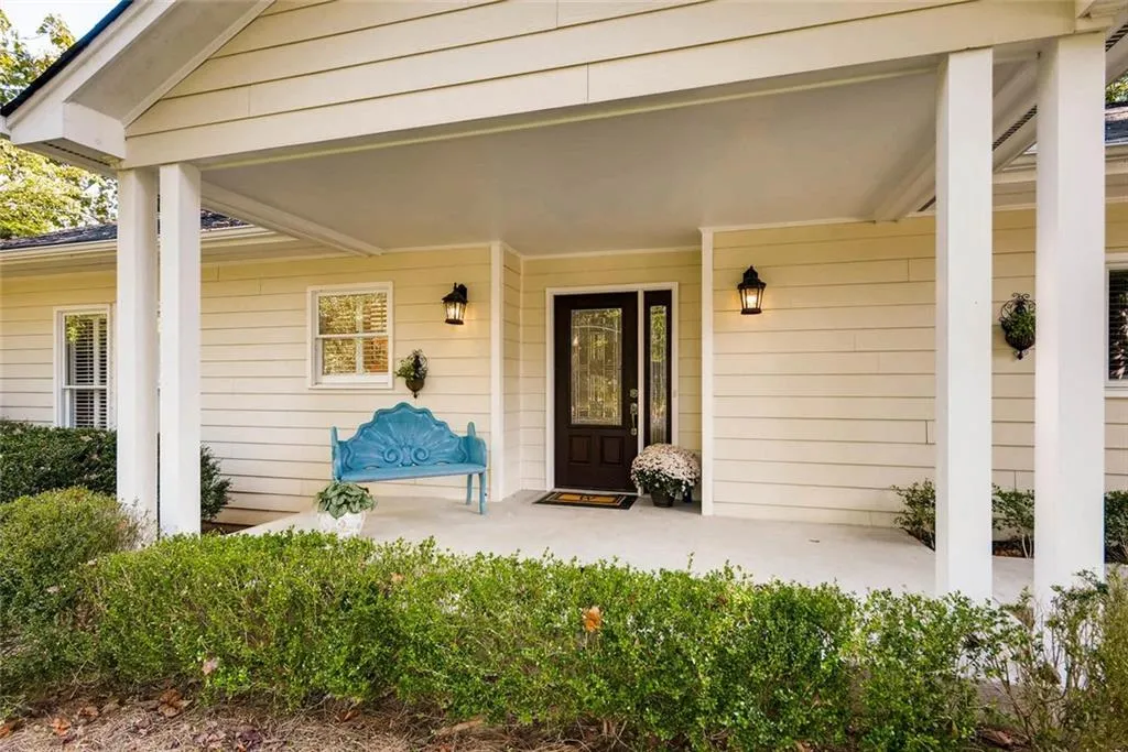 429 Carolwood Lane, Atlanta, Georgia 30342, 3 Bedrooms Bedrooms, ,2 BathroomsBathrooms,Residential,Sold,429 Carolwood Lane,5914111