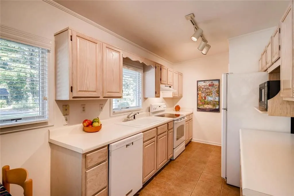 429 Carolwood Lane, Atlanta, Georgia 30342, 3 Bedrooms Bedrooms, ,2 BathroomsBathrooms,Residential,Sold,429 Carolwood Lane,5914111