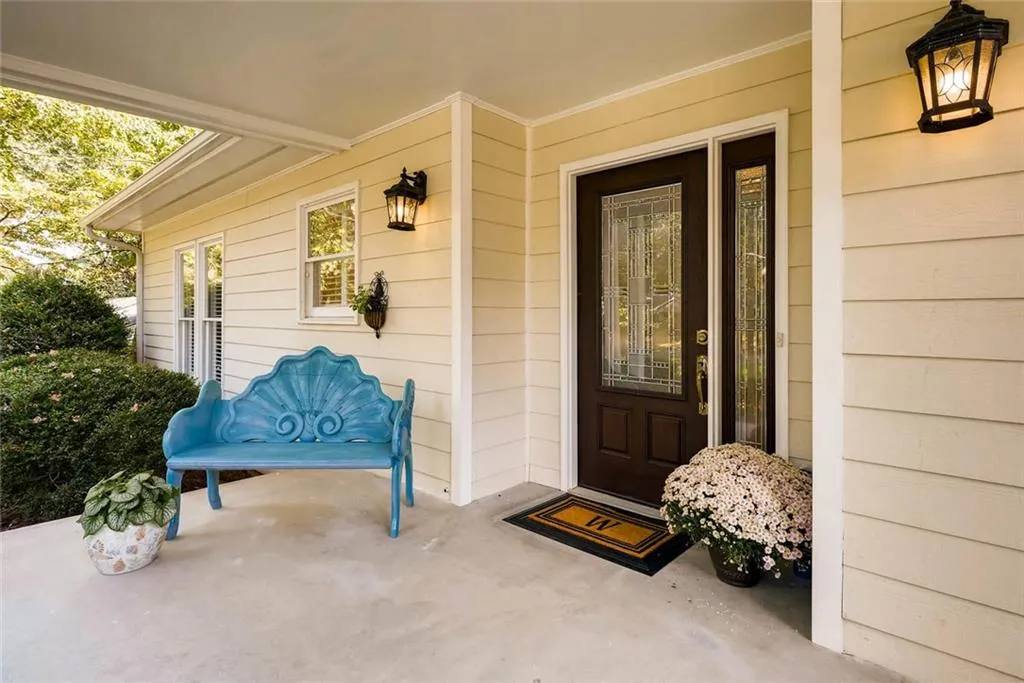 429 Carolwood Lane, Atlanta, Georgia 30342, 3 Bedrooms Bedrooms, ,2 BathroomsBathrooms,Residential,Sold,429 Carolwood Lane,5914111