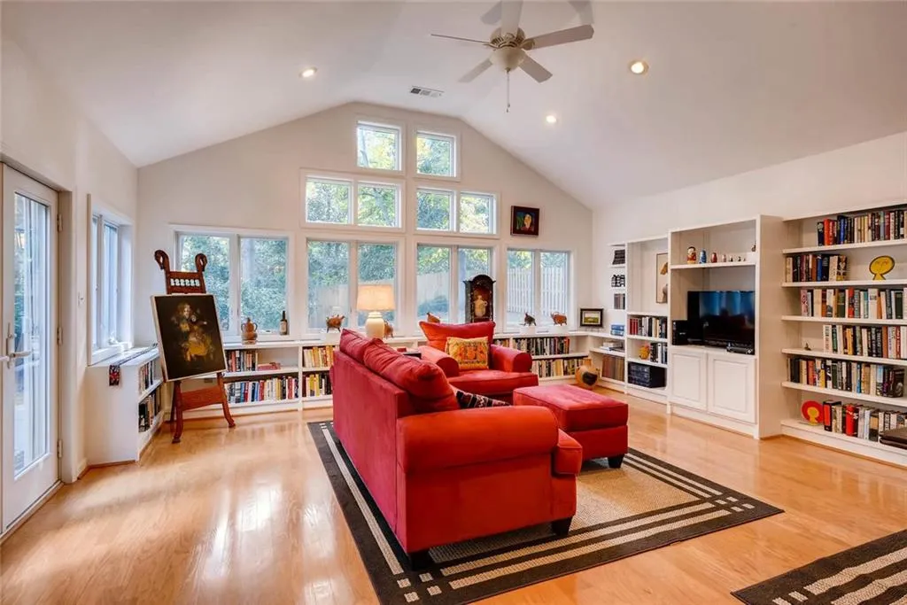 429 Carolwood Lane, Atlanta, Georgia 30342, 3 Bedrooms Bedrooms, ,2 BathroomsBathrooms,Residential,Sold,429 Carolwood Lane,5914111