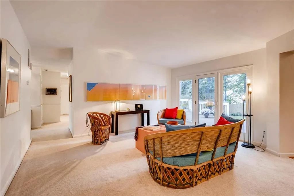 429 Carolwood Lane, Atlanta, Georgia 30342, 3 Bedrooms Bedrooms, ,2 BathroomsBathrooms,Residential,Sold,429 Carolwood Lane,5914111