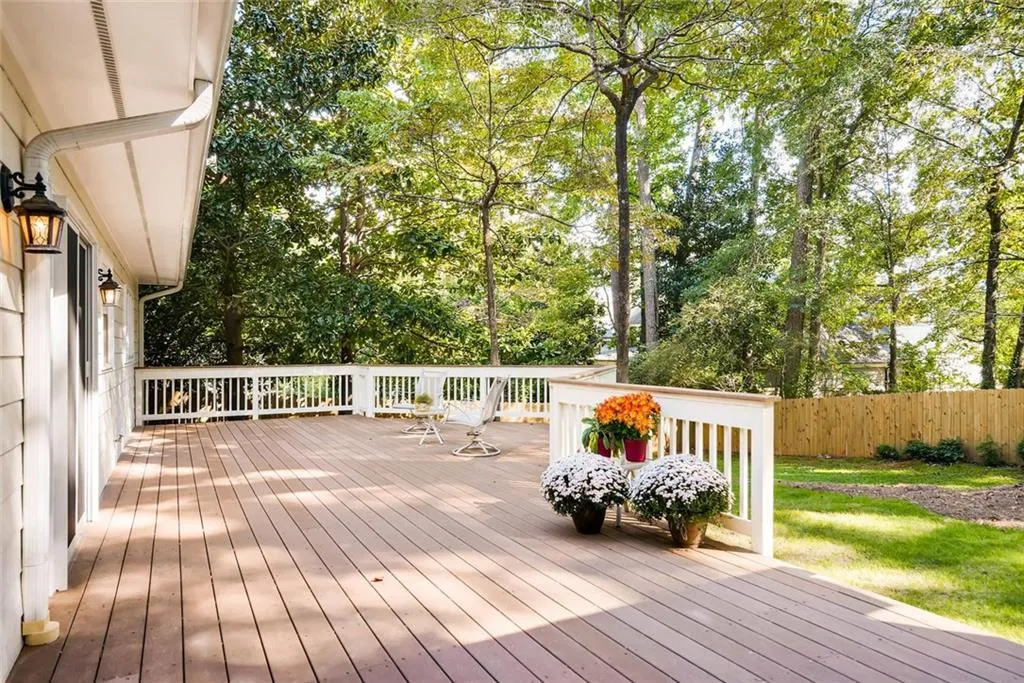 429 Carolwood Lane, Atlanta, Georgia 30342, 3 Bedrooms Bedrooms, ,2 BathroomsBathrooms,Residential,Sold,429 Carolwood Lane,5914111