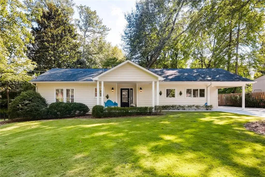 429 Carolwood Lane, Atlanta, Georgia 30342, 3 Bedrooms Bedrooms, ,2 BathroomsBathrooms,Residential,Sold,429 Carolwood Lane,5914111