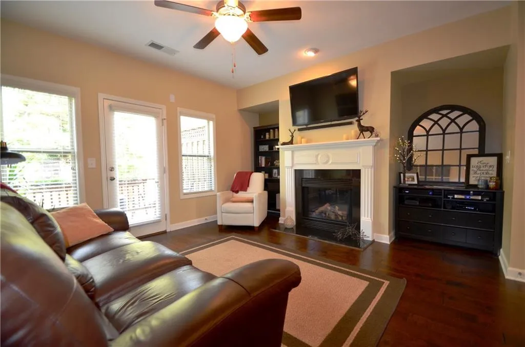 7470 Glisten Avenue, Atlanta, Georgia 30328, 3 Bedrooms Bedrooms, ,3 BathroomsBathrooms,Residential,Sold,7470 Glisten Avenue,5762615