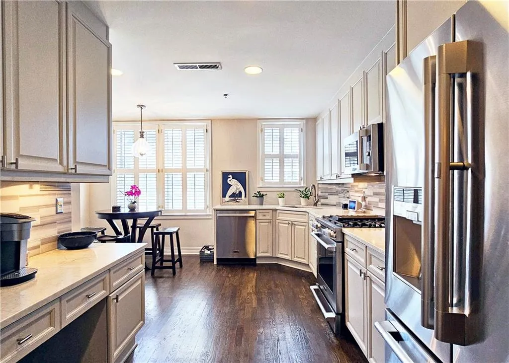1735 Peachtree Street Northeast Street Ne Unit 216, Atlanta, Georgia 30309, 2 Bedrooms Bedrooms, ,2 BathroomsBathrooms,Residential,For Sale,1735 Peachtree Street Northeast Street Ne Unit 216,7615231