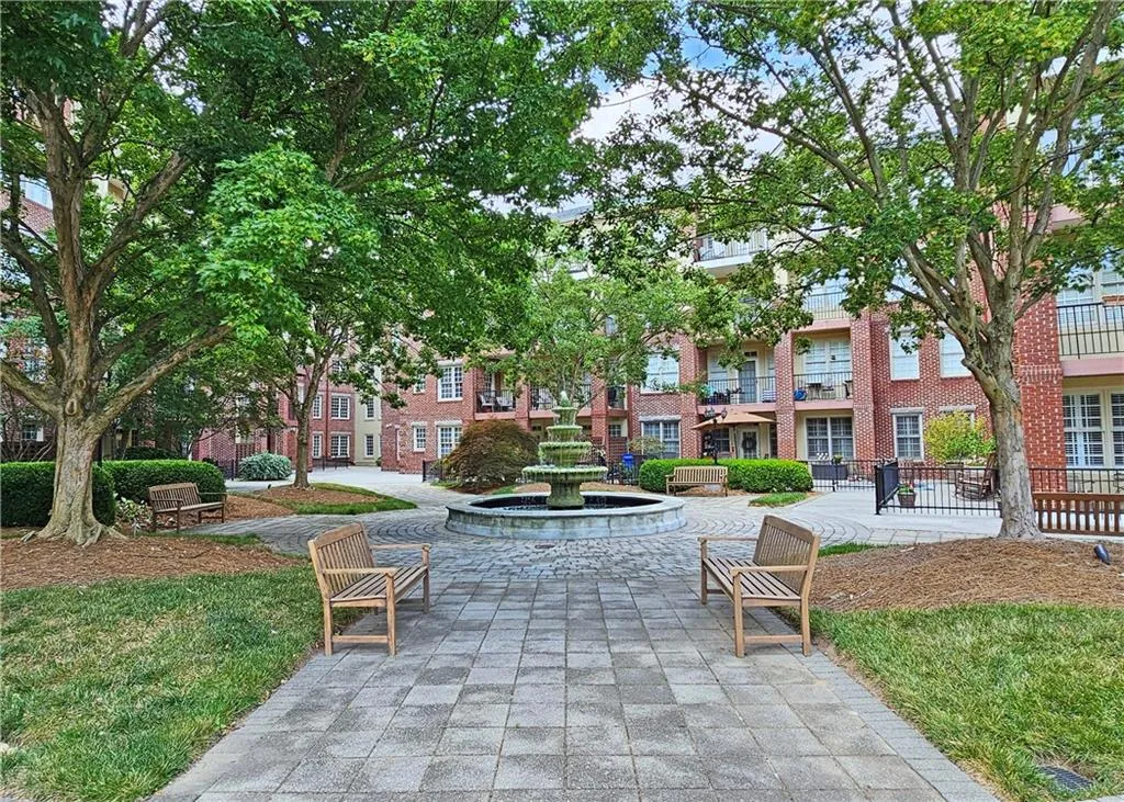 View of home's community