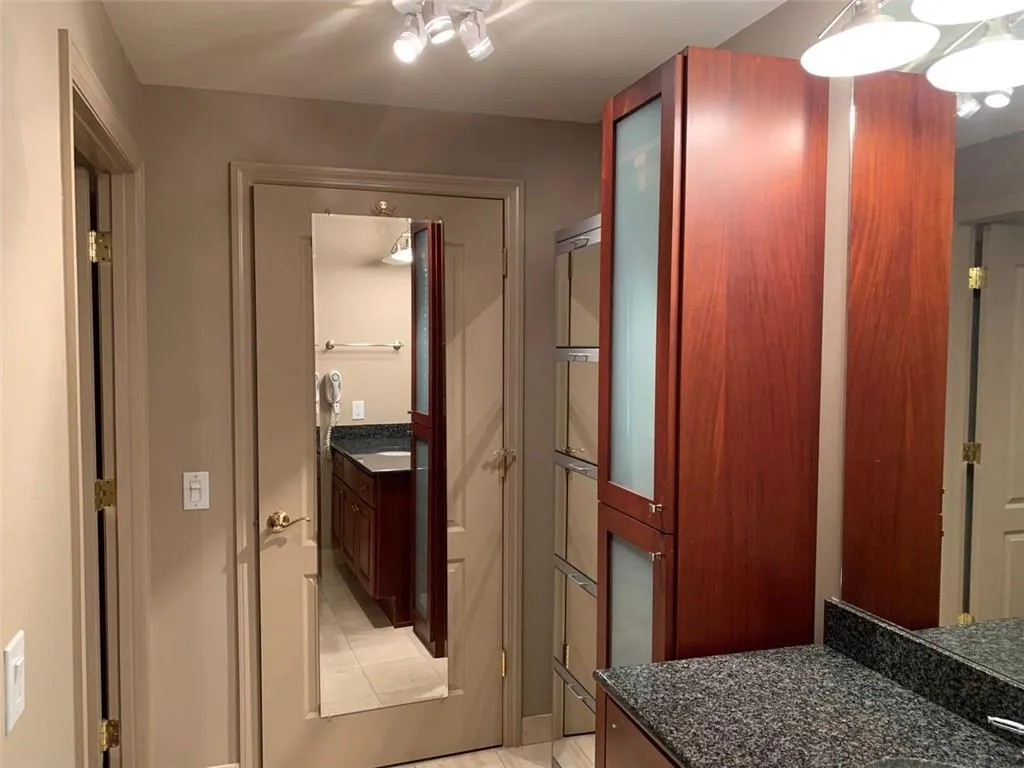 195 14th Street Ne Unit 2103, Atlanta, Georgia 30309, 2 Bedrooms Bedrooms, ,2 BathroomsBathrooms,Residential,For Sale,195 14th Street Ne Unit 2103,7457958