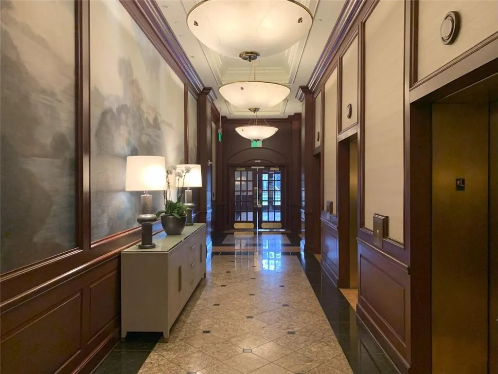 195 14th Street Ne Unit 2103, Atlanta, Georgia 30309, 2 Bedrooms Bedrooms, ,2 BathroomsBathrooms,Residential,For Sale,195 14th Street Ne Unit 2103,7457958