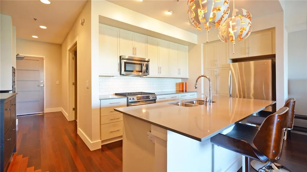 1100 Howell Mill Road Nw Unit 208, Atlanta, Georgia 30318, 2 Bedrooms Bedrooms, ,2 BathroomsBathrooms,Residential,Sold,1100 Howell Mill Road Nw Unit 208,5927309