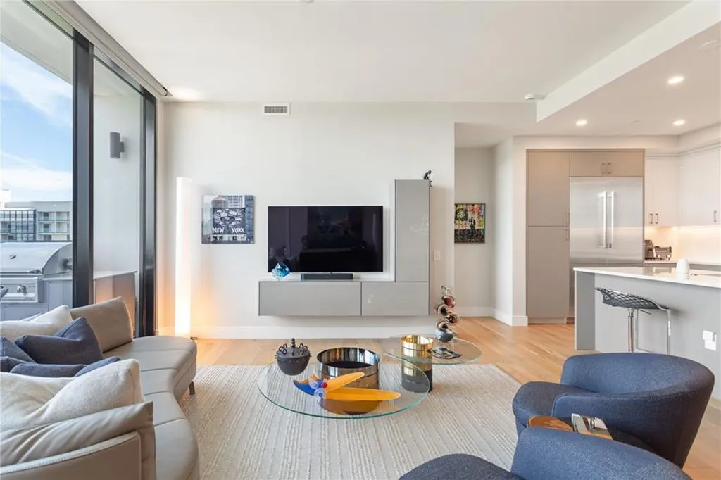 2425 Peachtree Road Ne Unit 1412, Atlanta, Georgia 30305, 2 Bedrooms Bedrooms, 0 ,2 BathroomsBathrooms,Residential,For Sale,2425 Peachtree Road Ne Unit 1412,7783427