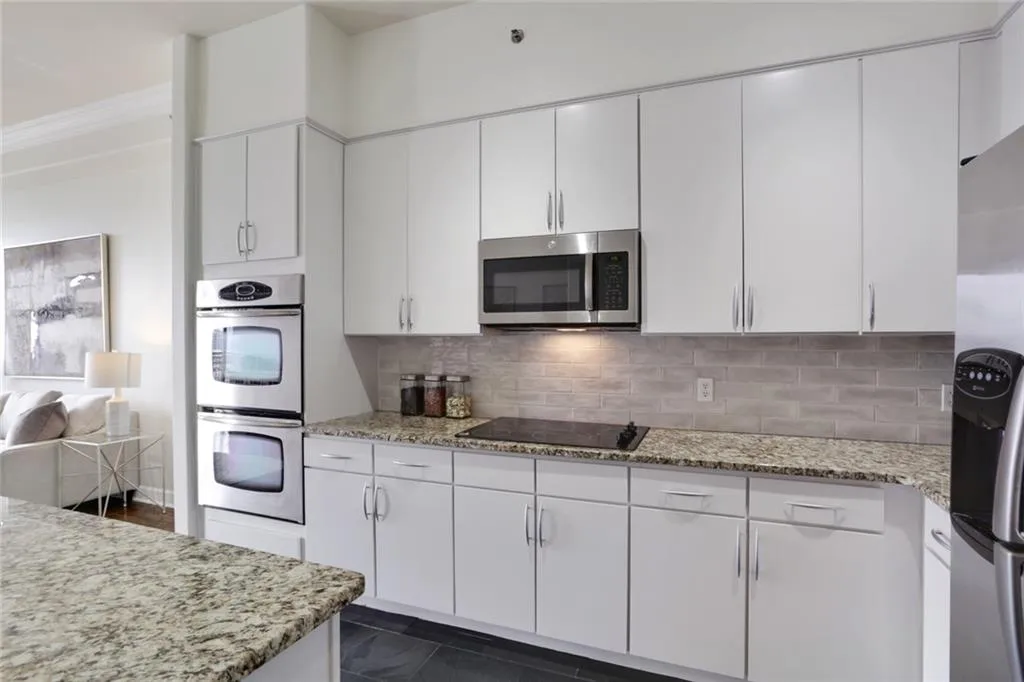 3445 Stratford Road Ne Unit 1801, Atlanta, Georgia 30326, 2 Bedrooms Bedrooms, ,2 BathroomsBathrooms,Residential,Sold,3445 Stratford Road Ne Unit 1801,6833152