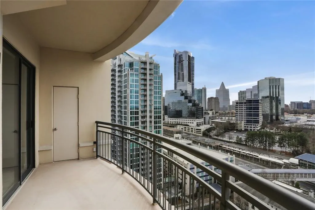 3445 Stratford Road Ne Unit 1801, Atlanta, Georgia 30326, 2 Bedrooms Bedrooms, ,2 BathroomsBathrooms,Residential,Sold,3445 Stratford Road Ne Unit 1801,6833152
