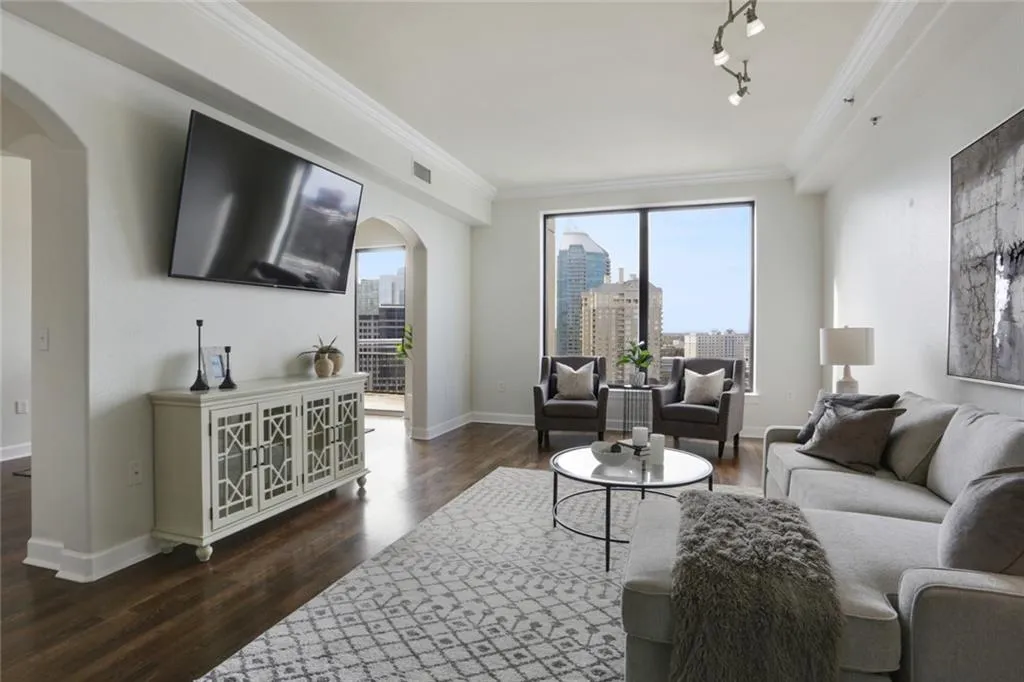 3445 Stratford Road Ne Unit 1801, Atlanta, Georgia 30326, 2 Bedrooms Bedrooms, ,2 BathroomsBathrooms,Residential,Sold,3445 Stratford Road Ne Unit 1801,6833152