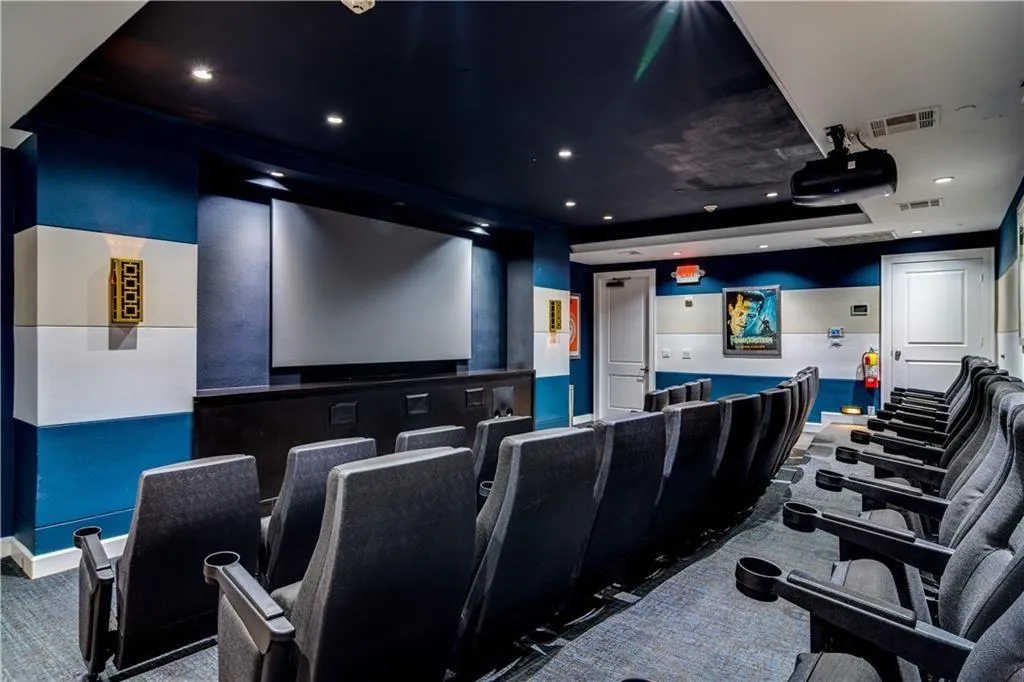 3445 Stratford Road Ne Unit 1801, Atlanta, Georgia 30326, 2 Bedrooms Bedrooms, ,2 BathroomsBathrooms,Residential,Sold,3445 Stratford Road Ne Unit 1801,6833152