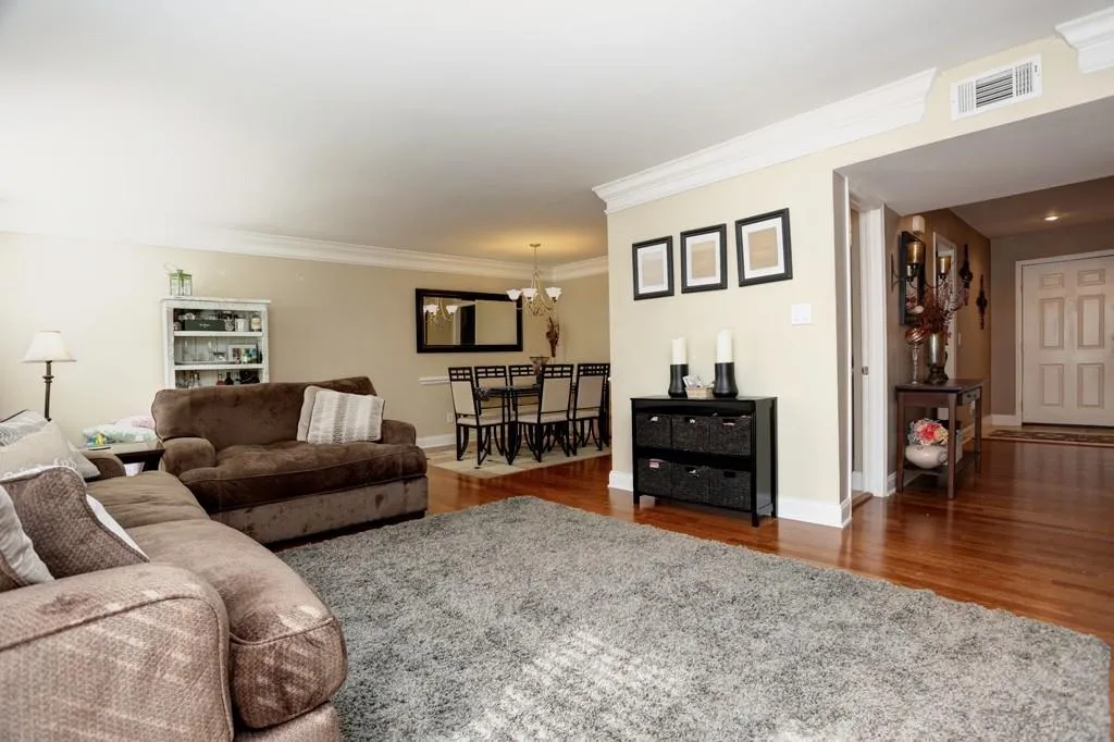 6980 Roswell Road Ne Unit G4, Atlanta, Georgia 30328, 3 Bedrooms Bedrooms, ,2 BathroomsBathrooms,Residential,Sold,6980 Roswell Road Ne Unit G4,5801127