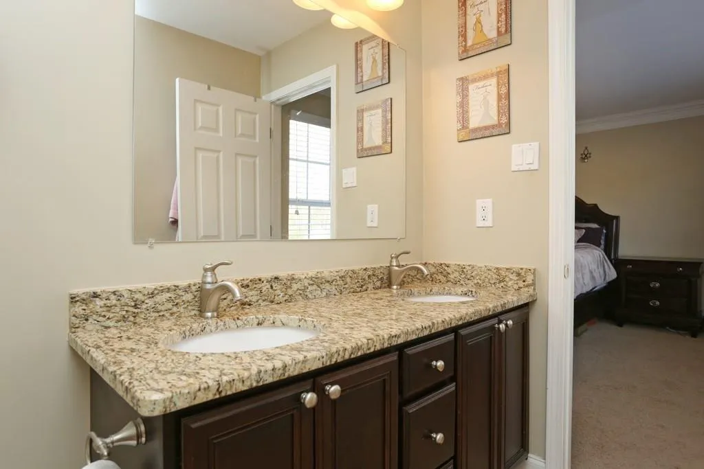 6980 Roswell Road Ne Unit G4, Atlanta, Georgia 30328, 3 Bedrooms Bedrooms, ,2 BathroomsBathrooms,Residential,Sold,6980 Roswell Road Ne Unit G4,5801127