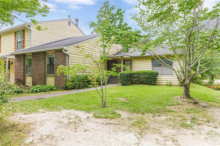 122 Sandalwood Circle, Lawrenceville, Georgia 30046