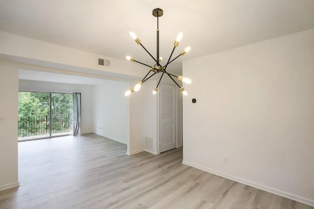 6851 Roswell Road Unit O-31, Sandy Springs, Georgia 30328, 2 Bedrooms Bedrooms, ,2 BathroomsBathrooms,Residential,Sold,6851 Roswell Road Unit O-31,6737039
