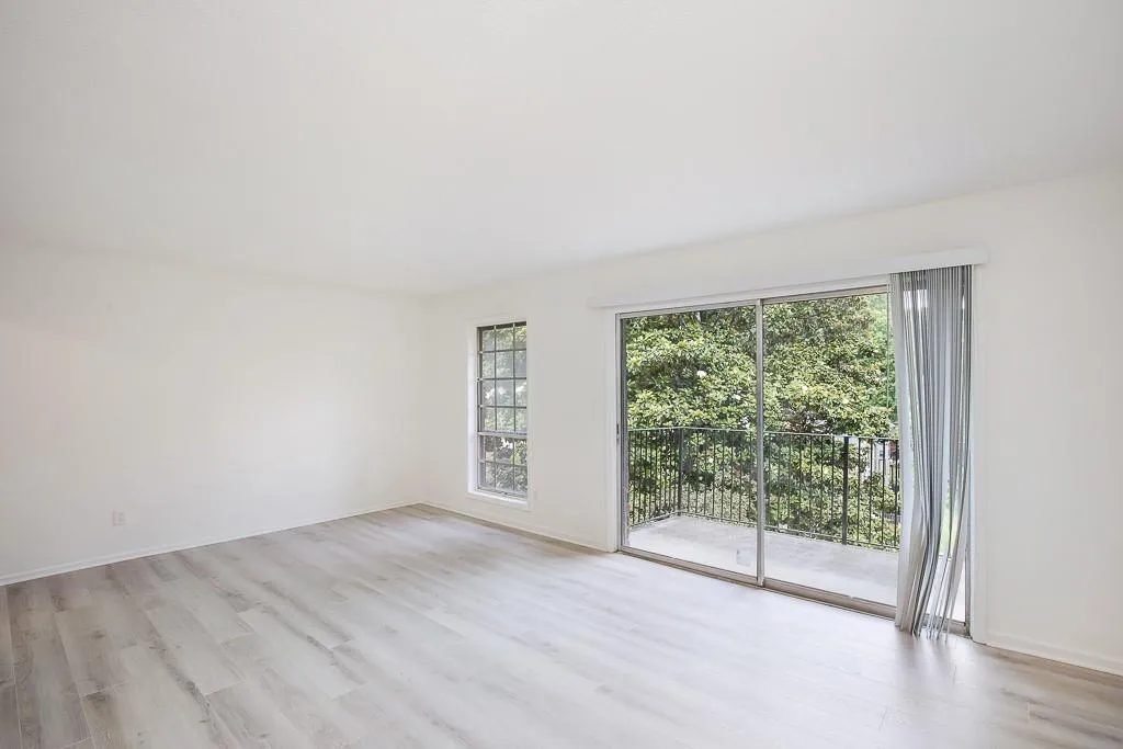 6851 Roswell Road Unit O-31, Sandy Springs, Georgia 30328, 2 Bedrooms Bedrooms, ,2 BathroomsBathrooms,Residential,Sold,6851 Roswell Road Unit O-31,6737039