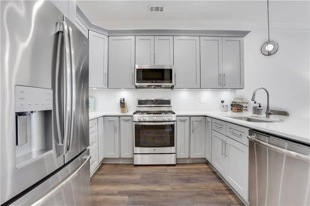 1055 Piedmont Avenue Ne Unit 409, Atlanta, Georgia 30309, 1 Bedroom Bedrooms, ,1 BathroomBathrooms,Residential,Sold,1055 Piedmont Avenue Ne Unit 409,7572476